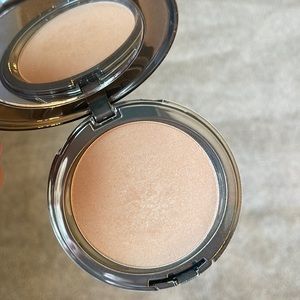 Cover FX Highlight in the shade Moonlight